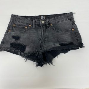 URBAN OUTFITTERS SHORTS